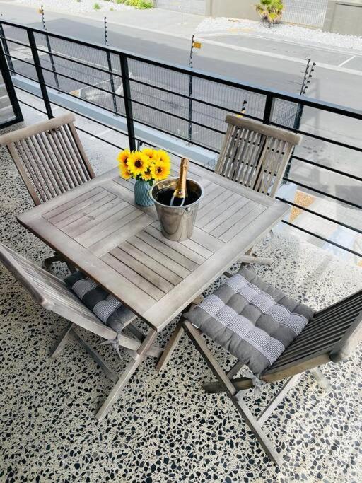 Tableview/blouberg Front Stunning Apartment. Appartement