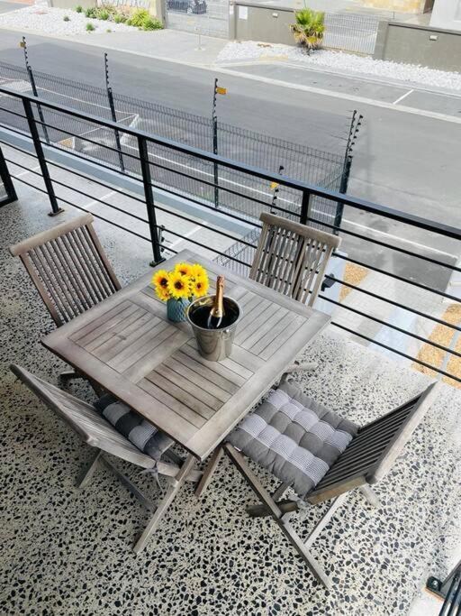 Tableview/blouberg Front Stunning Apartment. Appartement