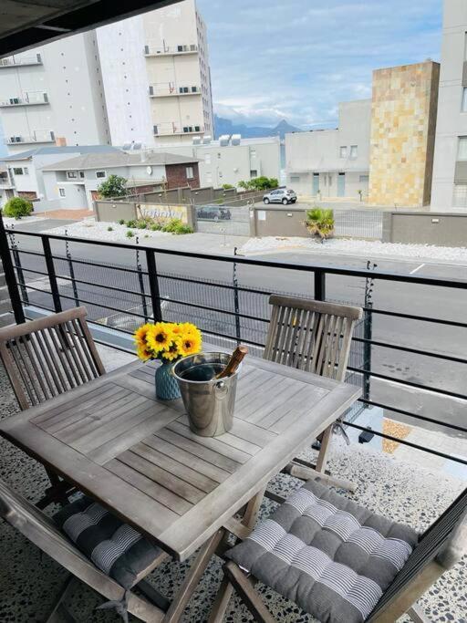 Tableview/blouberg Front Stunning Apartment. * Le Cap